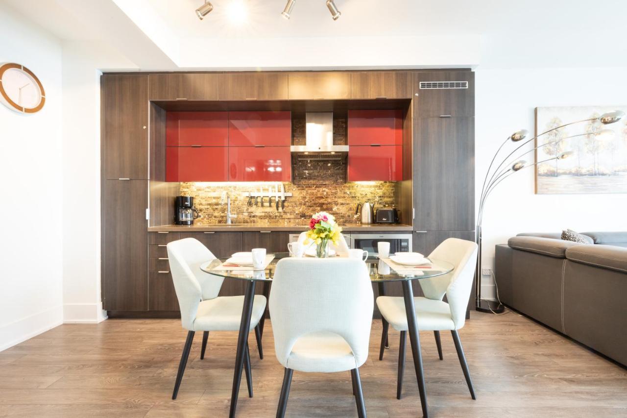 Bright Condo In The Heart Of โตรอนโต ภายนอก รูปภาพ