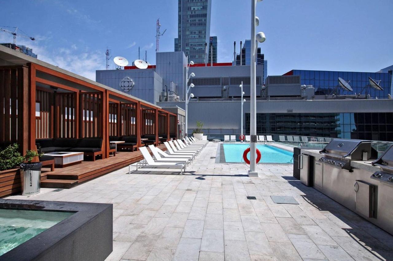 Bright Condo In The Heart Of โตรอนโต ภายนอก รูปภาพ